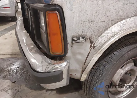 1990 Dodge Dakota from USA, damaged, VIN 1B7FL26X9LS702585